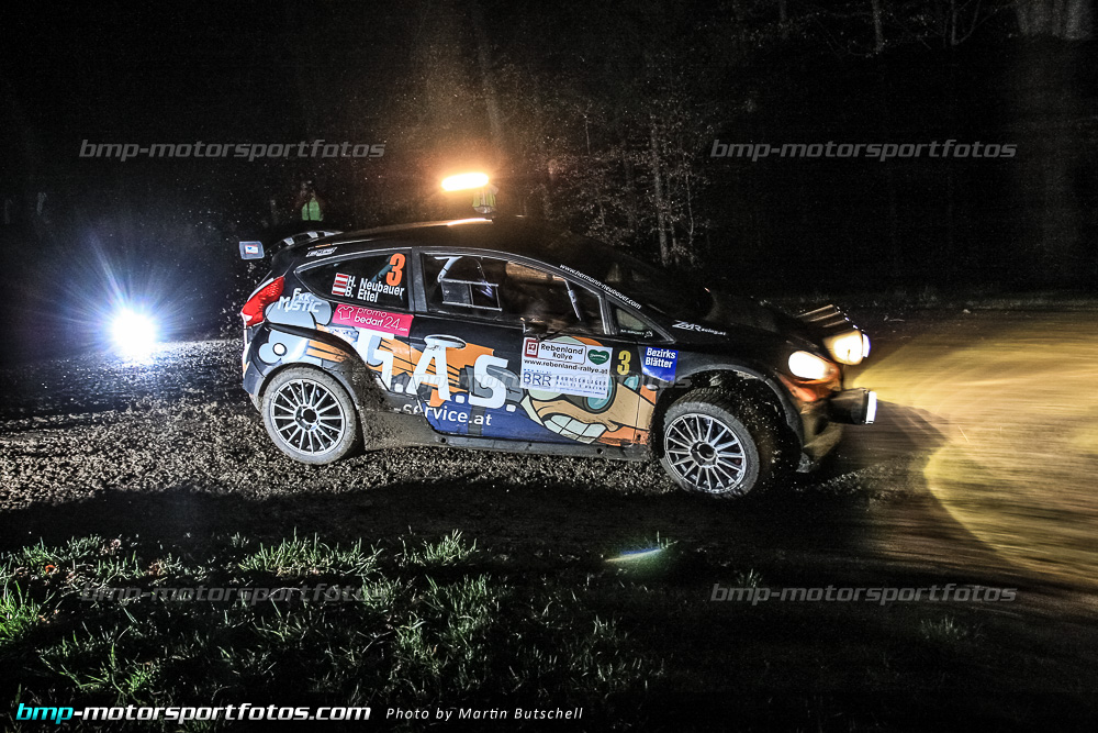 Martin Butschell - Freitag - 150327-Reben-05-MB-0344