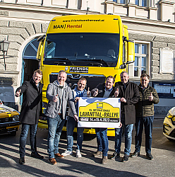 Plakatübergabe für die LKW FRIENDS on the road Lavanttal Rallye 2023, powered by Skoda-Dohr